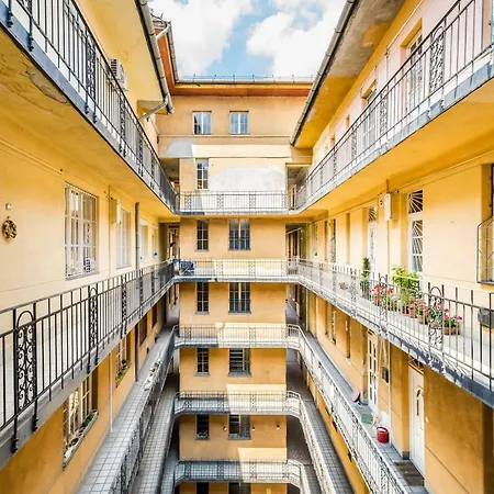 Apartment Fleur Creme Budapest
