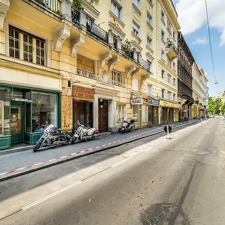 Fleur Créme Budapest